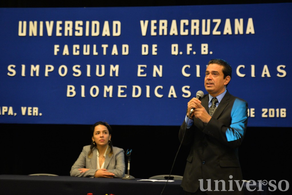 Simposium biomédicas 2-18