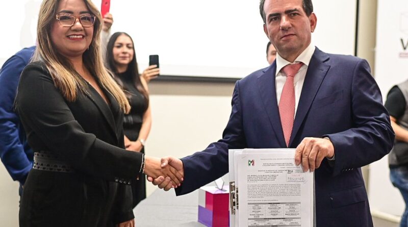 OPLE Veracruz recibe solicitud de registro del aspirante a la candidatura por la Gubernatura de “Fuerza y Corazón por Veracruz”