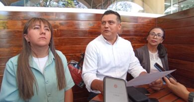 Denuncian altos descuentos en sus salarios docentes de TEBACOM del Estado de Veracruz