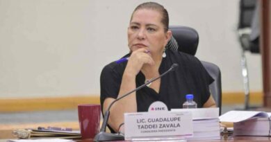 INE pide a Xóchitl Gálvez dejar de usar la imagen del instituto en su campaña