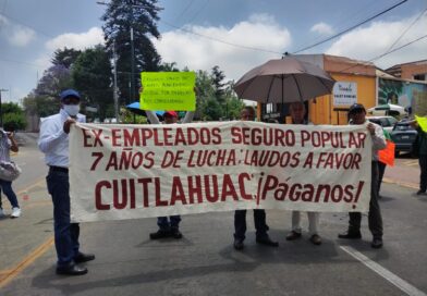 Extrabajadores del Régimen Estatal de Protección Social en Salud exigen pago a Cuitláhuac García Jiménez
