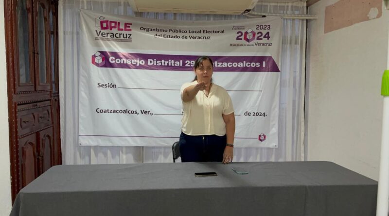 Toma protesta la nueva Presidenta del Consejo Distrital local  Coatzacoalcos I, tras remoción de la anterior titular