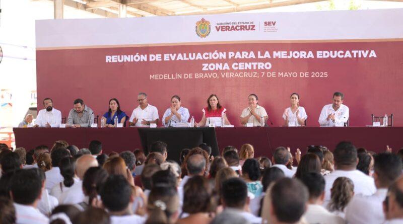 #Diálogoeducativo Rocío Nahle reúne en Medellín a comunidad escolar y autoridades
