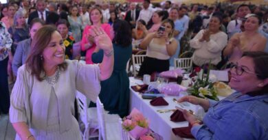 Reconoce Rocío Nahle a madres trabajadoras en su día con jornada de cultura y salud Reconoce Rocío Nahle a madres trabajadoras en su día con jornada de cultura y salud
