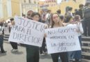 Toman alumnos instalaciones del Colegio Preparatorio de Xalapa, en protesta por la remoción de su director