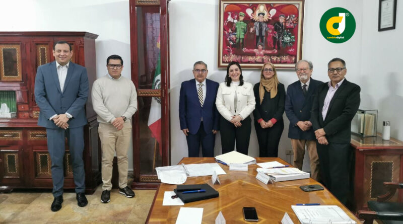 Retrasan titulaciones en #COLVER; #rectora no cumple requisitos de ley para ocupar el cargo; apenas cursa su maestría