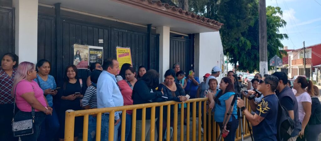 Se manifiestan padres de familia de la Técnica 122 de Xalapa – Revista ...