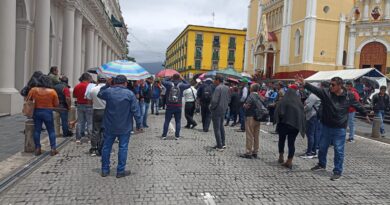 Docentes de Veracruz piden la remoción de la directora de Educación indígena, Nidia Carilú Nava Docentes de Veracruz piden la remoción de la directora de Educación indígena, Nidia Carilú Nava