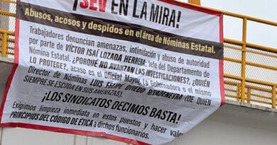 De nuevo aparecen lonas denunciando irregularidades cometidas por funcionarios  en la SEV