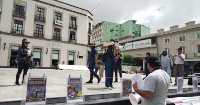 Se manifiestan integrantes del Comité Clasista de Lucha de la CNTE-Veracruz