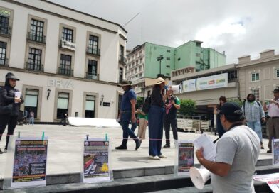 Se manifiestan integrantes del Comité Clasista de Lucha de la CNTE-Veracruz