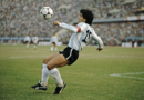 En subasta la pelota de ‘la mano de Dios’