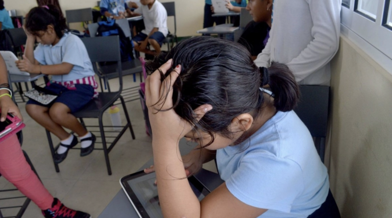 SEP debatirá regulación del uso de redes sociales e IA en niños y adolescentes