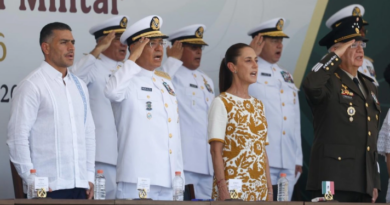 Sheinbaum reconoce labor de Morales Ángeles al encabezar la graduación de guardiamarinas de la Heroica Escuela Naval Militar