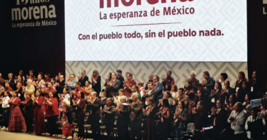 Morena celebra 15 años con homenaje a sus fundadores