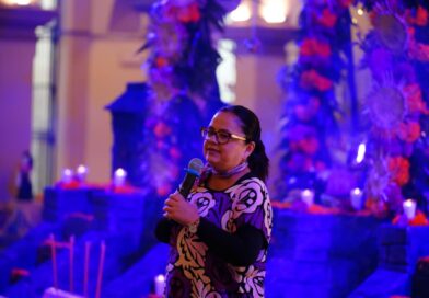 Inicia Ayuntamiento celebraciones del Día de Muertos; con Altar totonaca se recuerda a Melchor Peredo